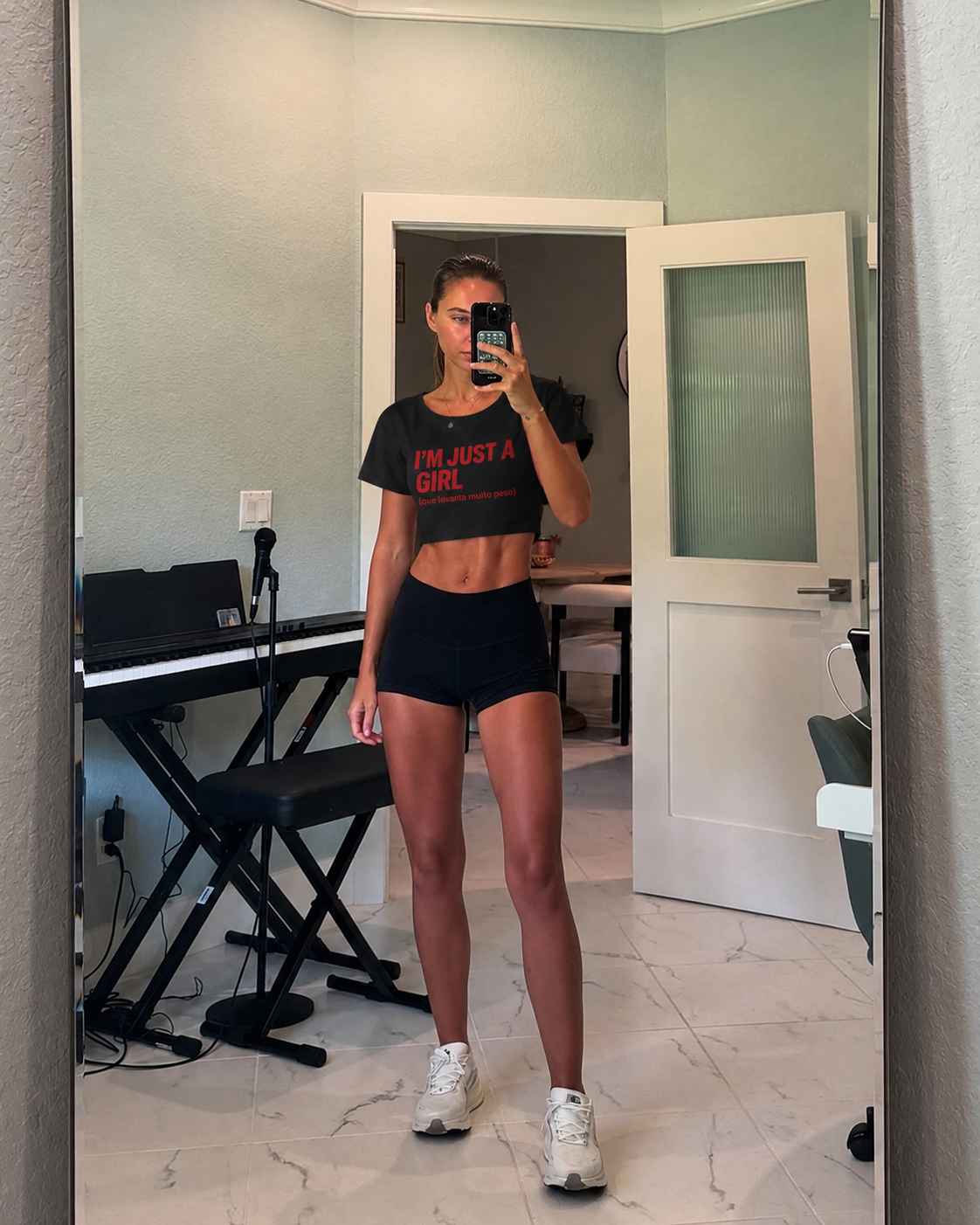 I'm Just a Girl (que levanta muito peso) - Cropped
