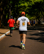 Eu Corro Para Poder Beber (Cerveja) - Camiseta Sport Dry UV